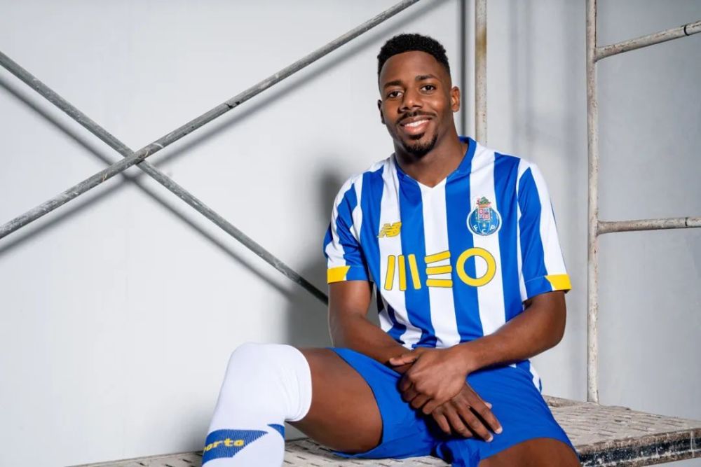  纽卡斯尔内部会议纪要流出：加时末段更衣室发声，德国杯使命明确，数据趋势出现新变化-3377中国官网