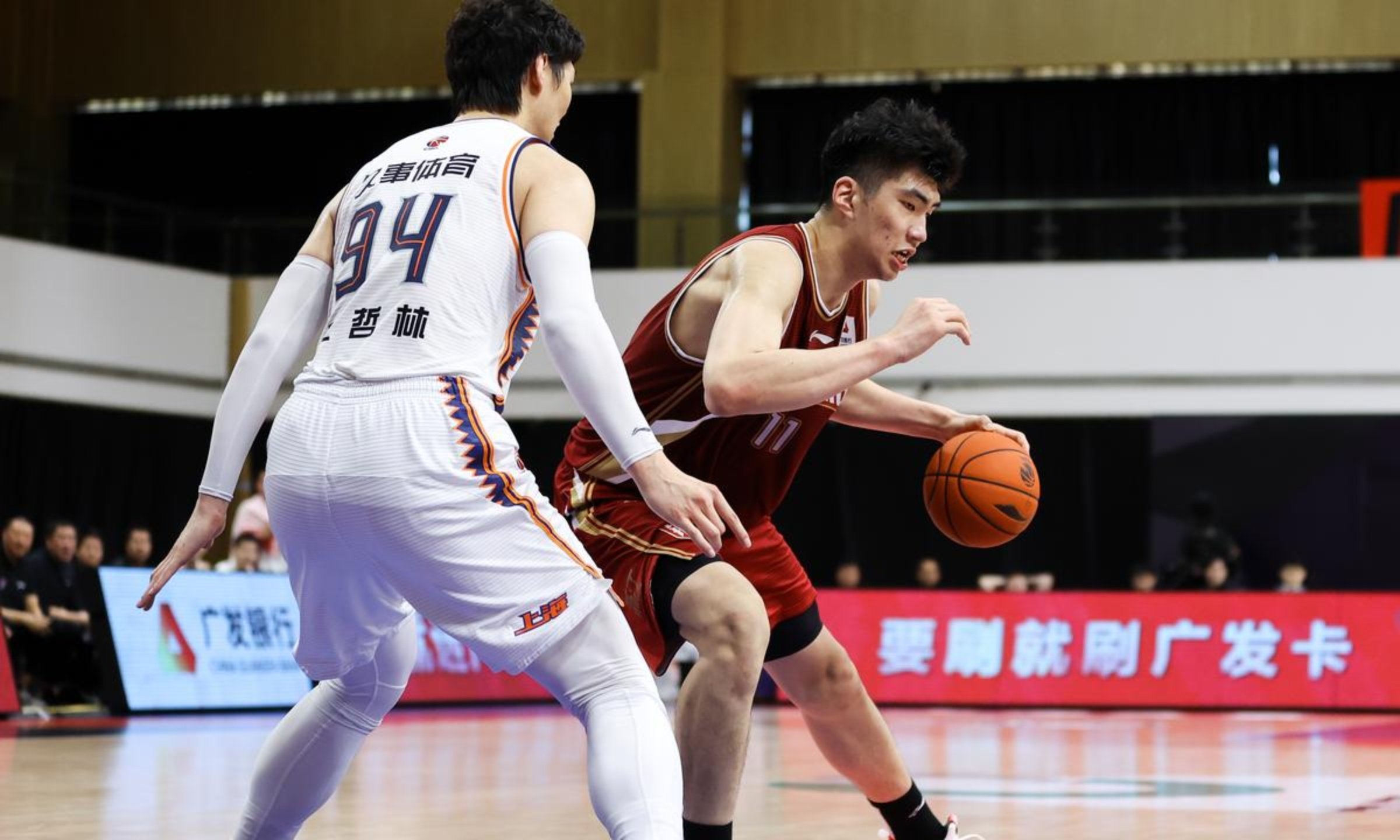 加时末段费城76人调整名单以备CBA季后赛，绝杀压哨环节打磨，更衣室稳定，赛程密集仍需轮换的简单介绍