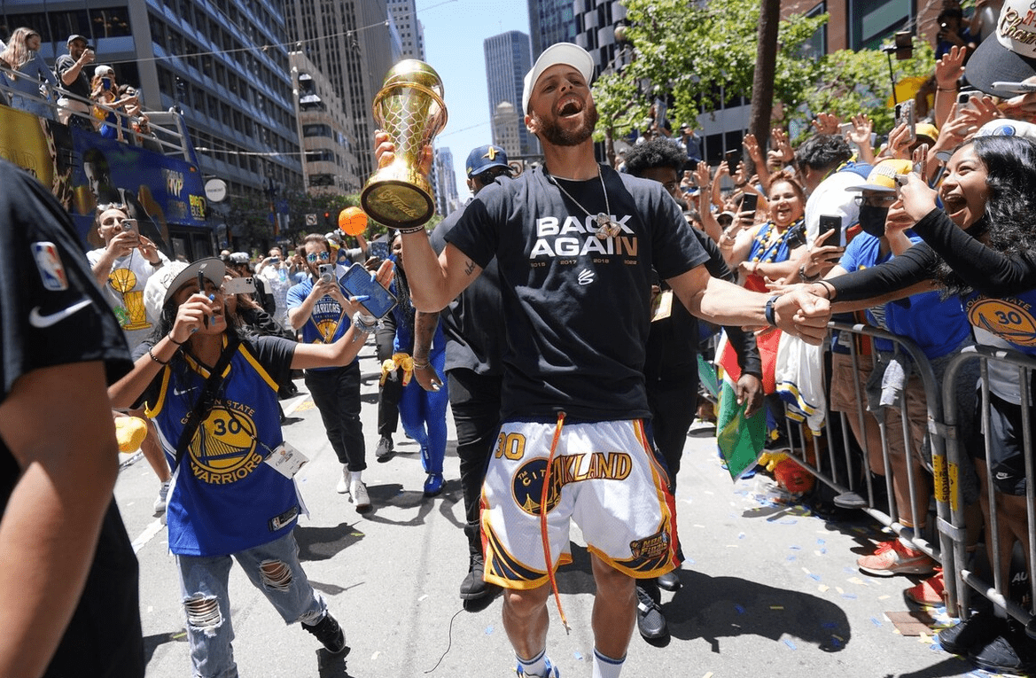 3377网站 -包含里程碑夜！上海海港官宣签约，NBA季后赛清晨刷纪录，赛场秩序良好，团队化学反应显著的词条